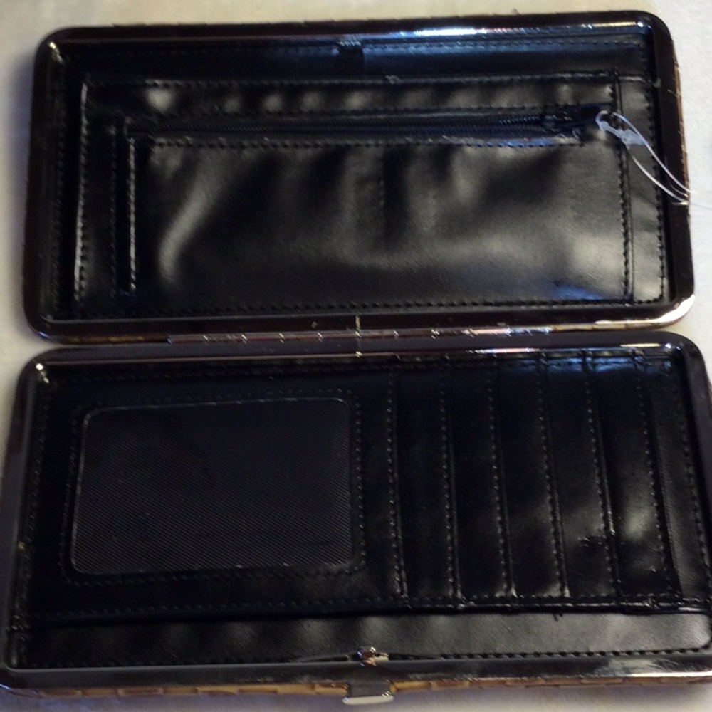 21 Brown Weaved pattern Wallet - Picture 8 of 12